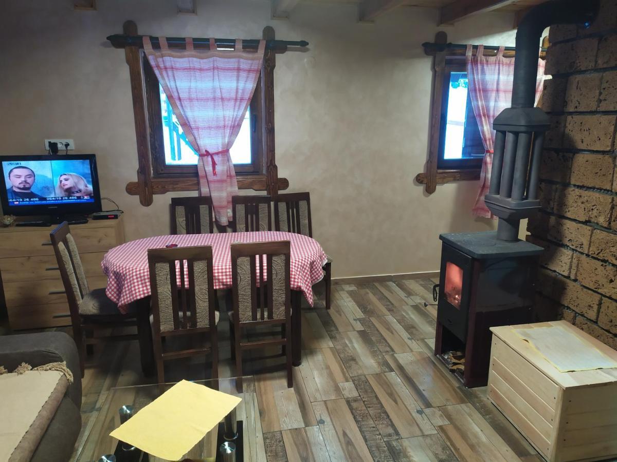 Vila Balerina Mitrovac Buitenkant foto